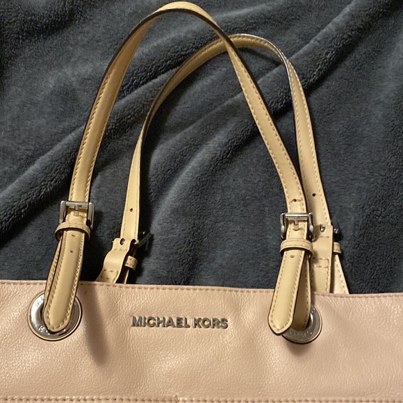 Authentic Michael Kors - Picture 2 of 9